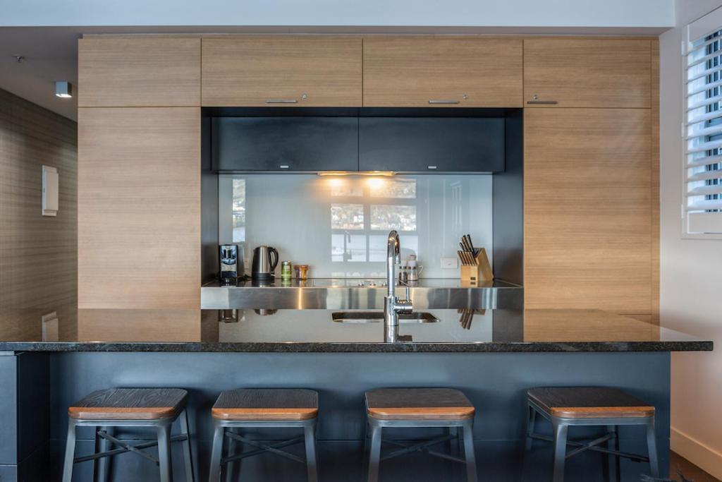 Absolute Lakefront Location - 3 Bedroom Apartment Queenstown Exteriör bild