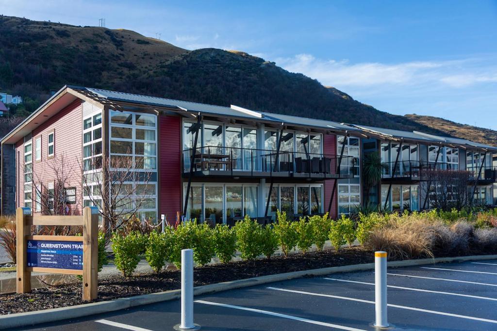 Absolute Lakefront Location - 3 Bedroom Apartment Queenstown Exteriör bild